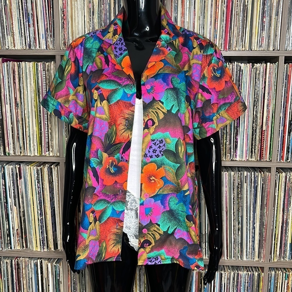 Vintage Button Up Shirt in Bold & Colorful Tropical Print Size Medium